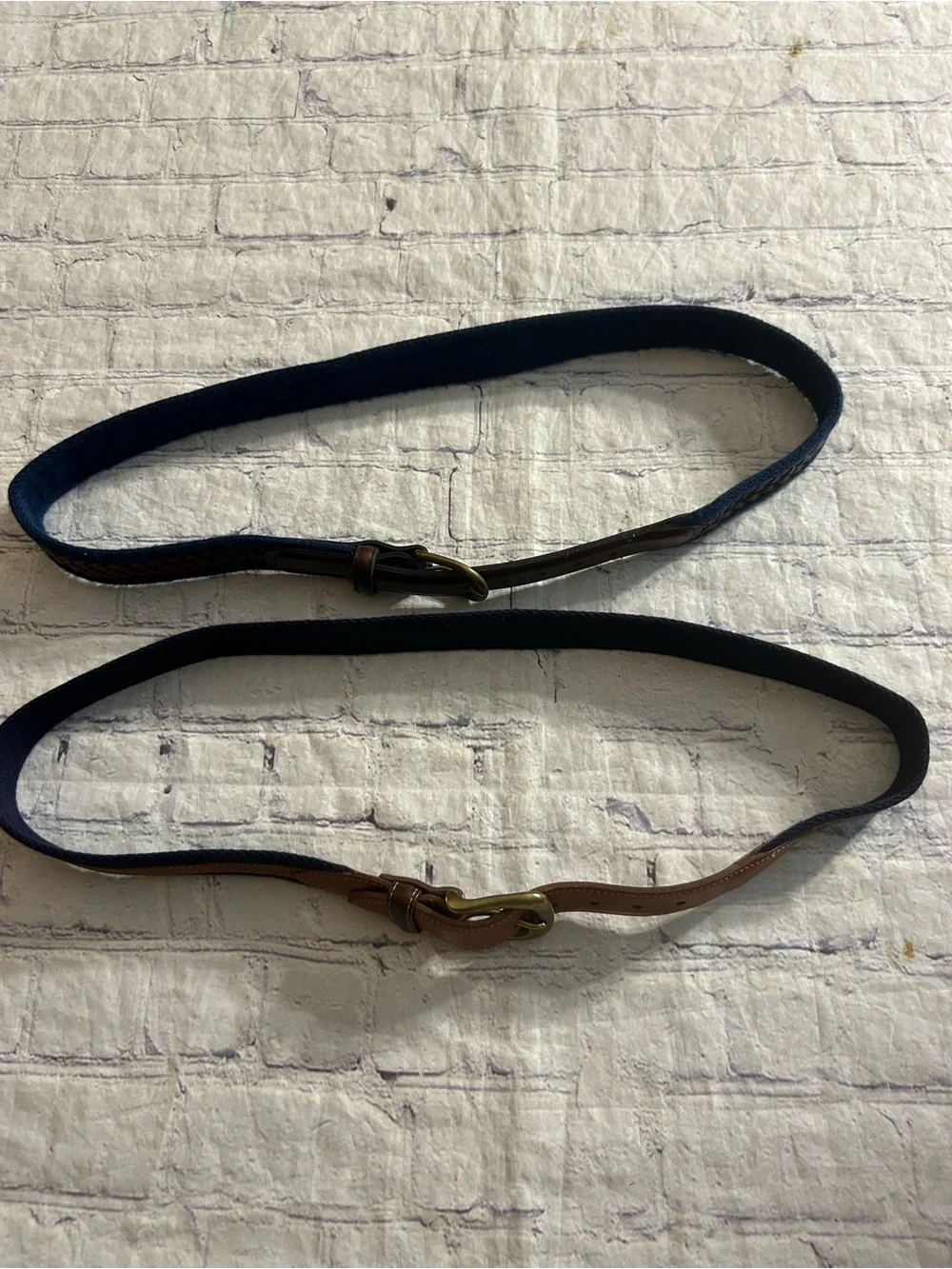ROUNDTREE & YORK NAVY/BROWN BRASS BUCKLE AND NAVY WITH BROWN BRAIDED MEN BELTS